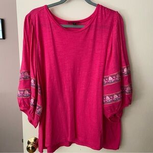 DG2 by Diane Gilman balloon sleeve top w/embroidery